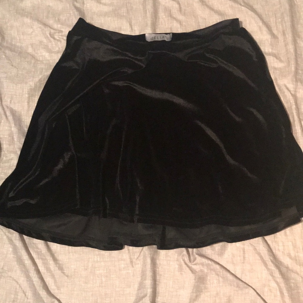Velvet mini skirt with tags